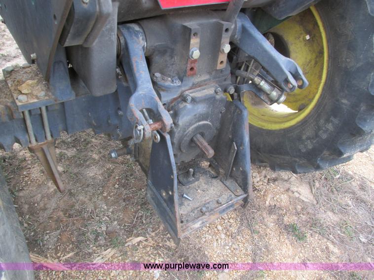 image for item F4460 1997 John Deere 5200 tractor