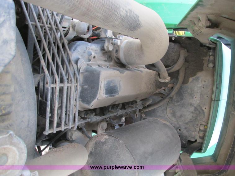 image for item F4460 1997 John Deere 5200 tractor