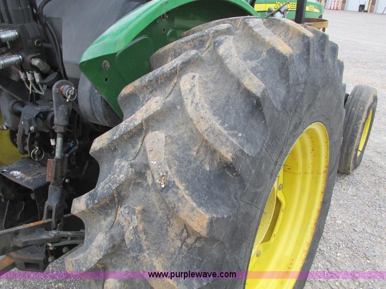 image for item F4461 2006 John Deere 5525 tractor