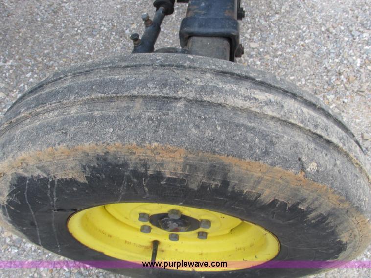 image for item F4461 2006 John Deere 5525 tractor