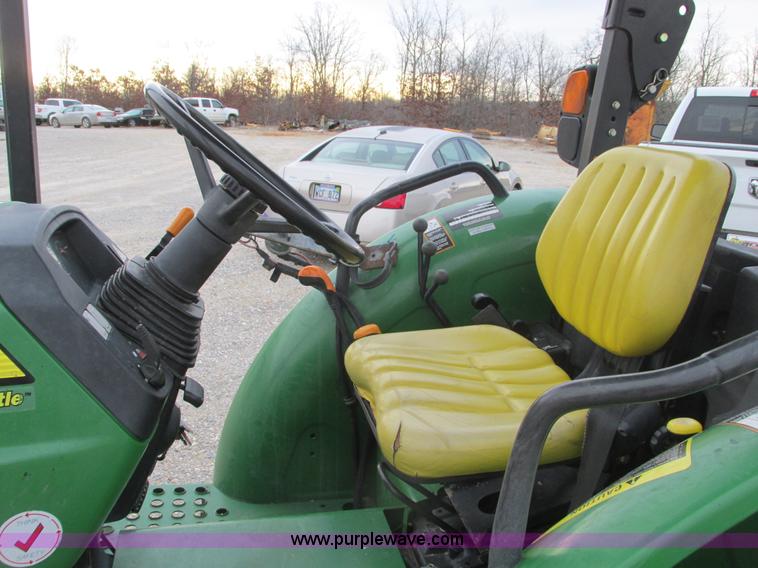 image for item F4461 2006 John Deere 5525 tractor