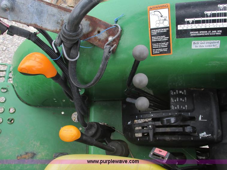 image for item F4461 2006 John Deere 5525 tractor