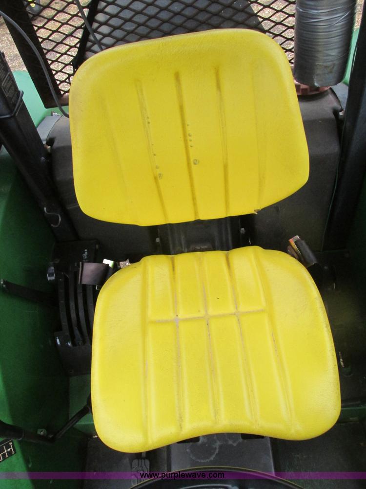 image for item F4462 2000 John Deere 5410 tractor