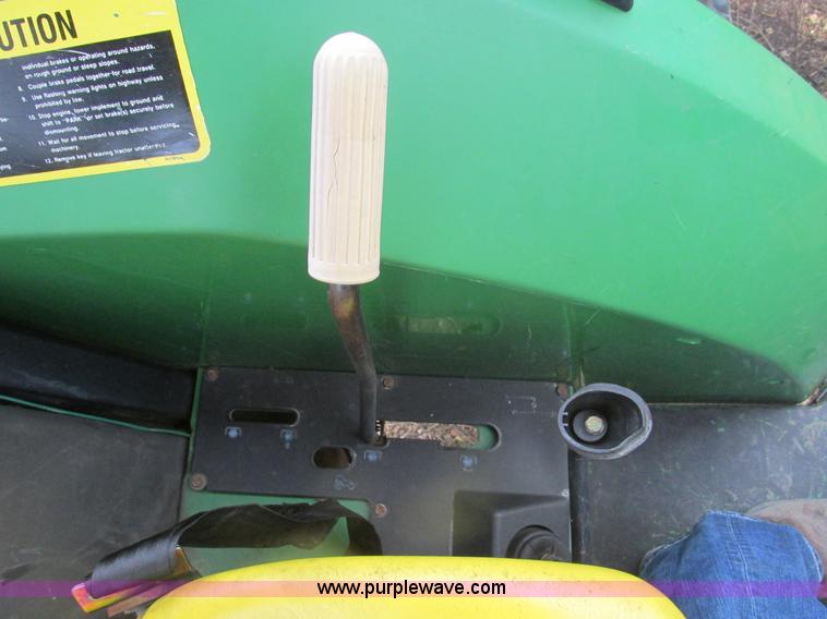 image for item F4462 2000 John Deere 5410 tractor