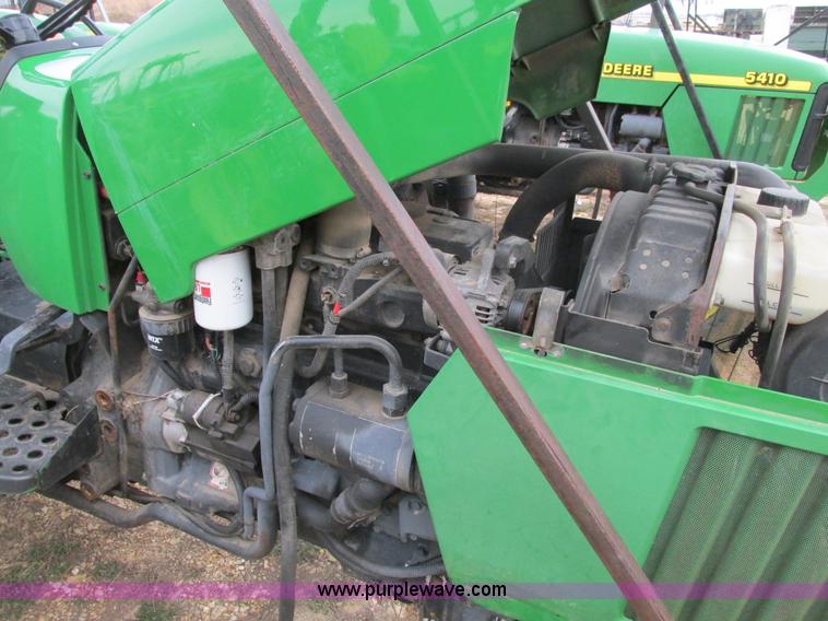 image for item F4462 2000 John Deere 5410 tractor