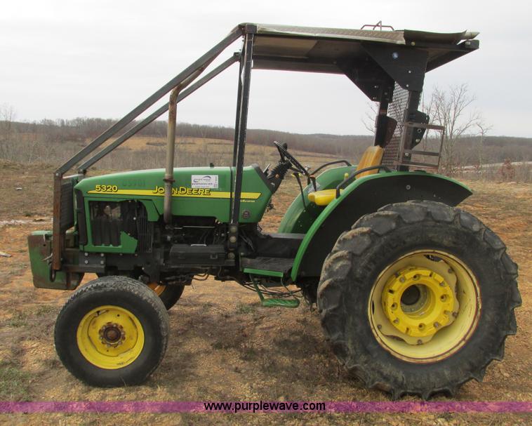 image for item F4463 2003 John Deere 5320 tractor