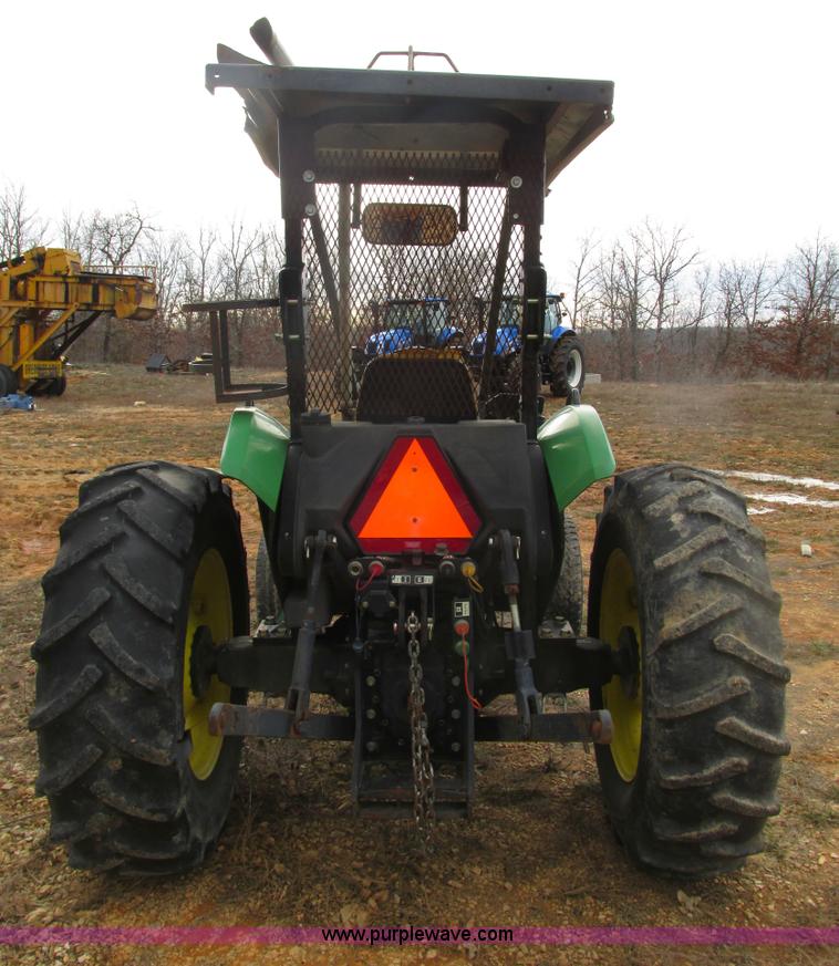 image for item F4463 2003 John Deere 5320 tractor