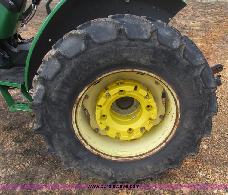 image for item F4463 2003 John Deere 5320 tractor