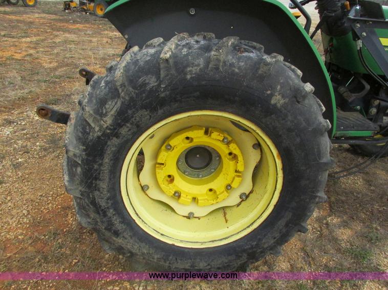 image for item F4463 2003 John Deere 5320 tractor