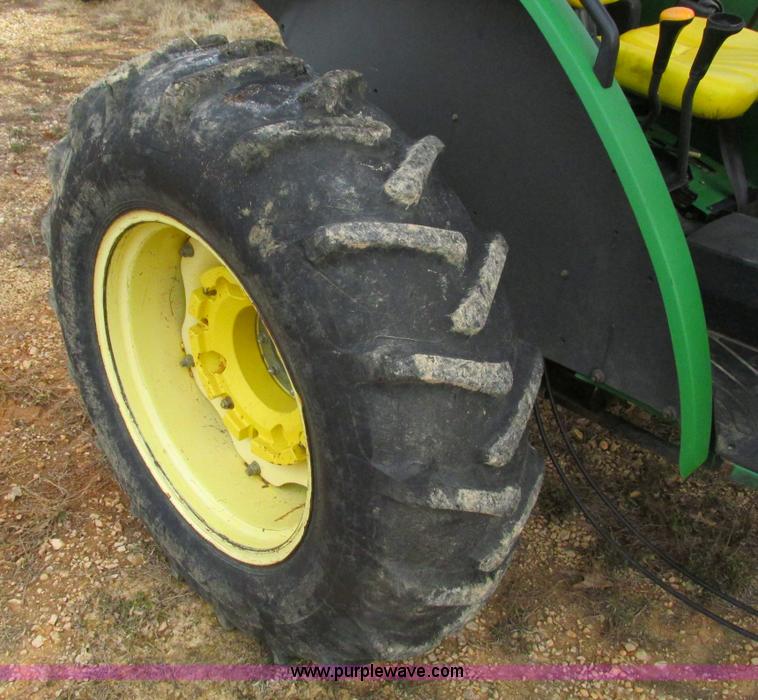 image for item F4463 2003 John Deere 5320 tractor