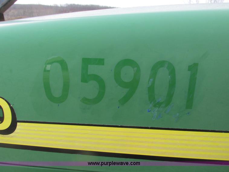 image for item F4463 2003 John Deere 5320 tractor