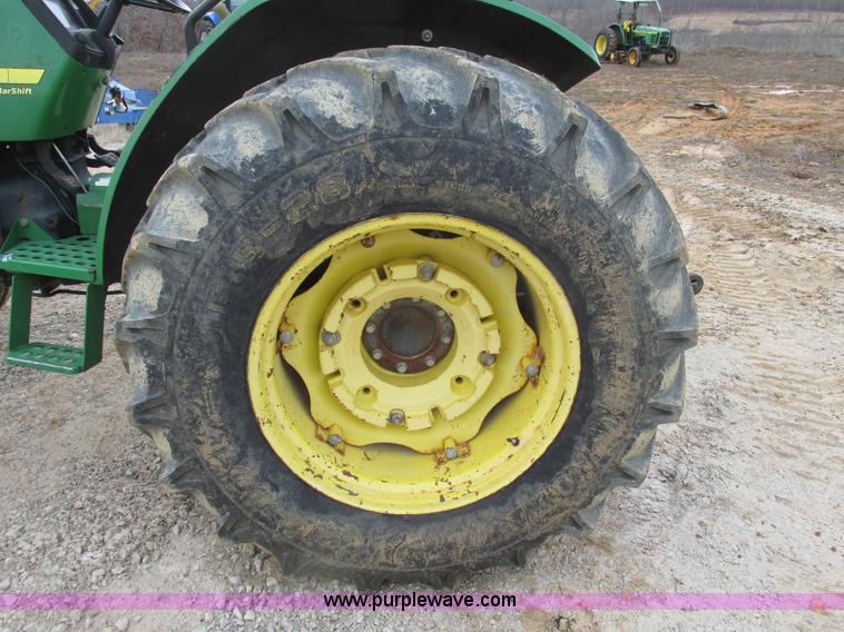 image for item F4464 1999 John Deere 5410 tractor