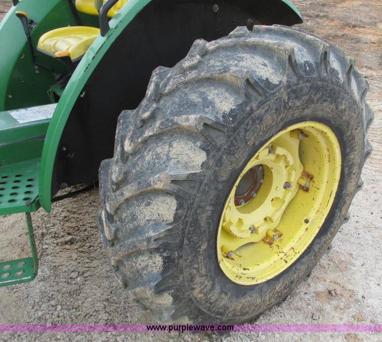 image for item F4464 1999 John Deere 5410 tractor
