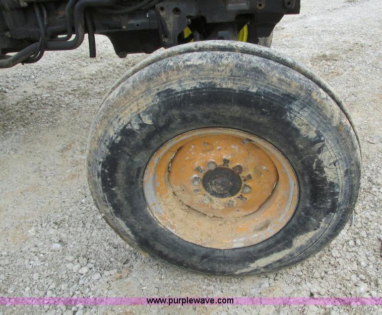 image for item F4464 1999 John Deere 5410 tractor