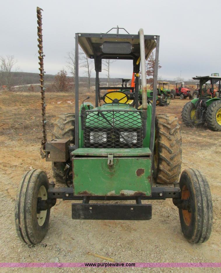 image for item F4465 2002 John Deere 5220 tractor