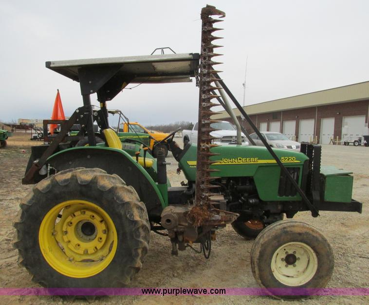 image for item F4465 2002 John Deere 5220 tractor