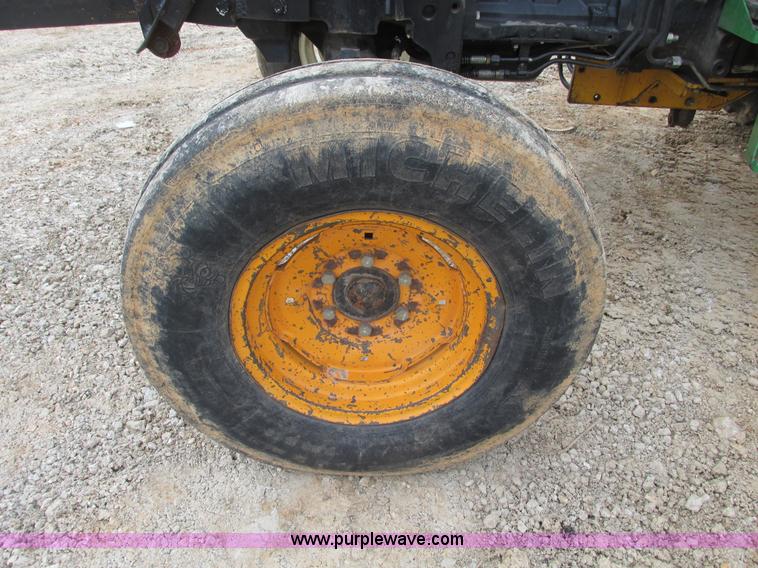 image for item F4465 2002 John Deere 5220 tractor