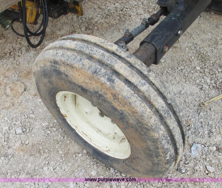 image for item F4465 2002 John Deere 5220 tractor