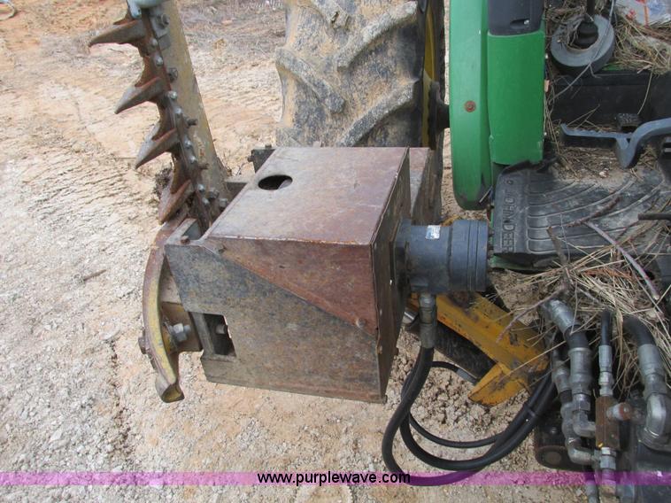 image for item F4465 2002 John Deere 5220 tractor