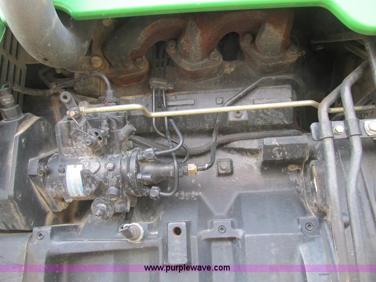 image for item F4465 2002 John Deere 5220 tractor