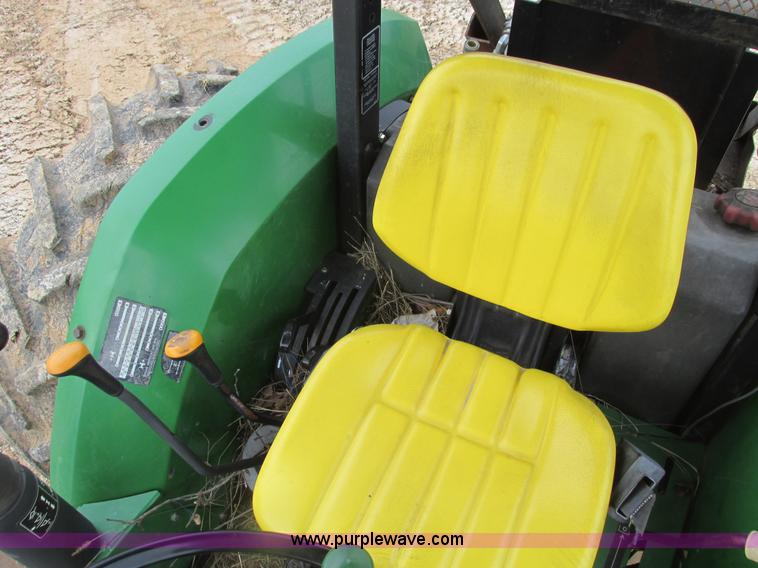 image for item F4465 2002 John Deere 5220 tractor