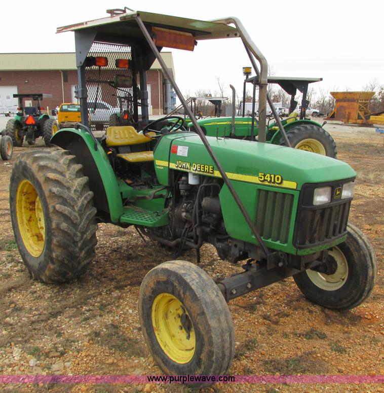image for item F4466 2000 John Deere 5410 tractor