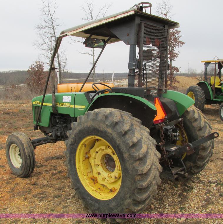 image for item F4466 2000 John Deere 5410 tractor