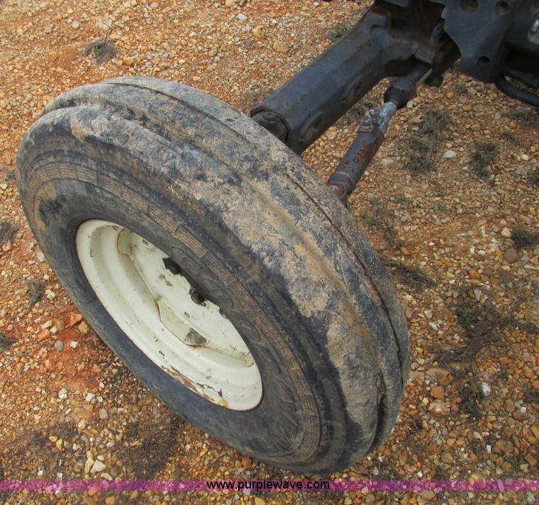 image for item F4466 2000 John Deere 5410 tractor