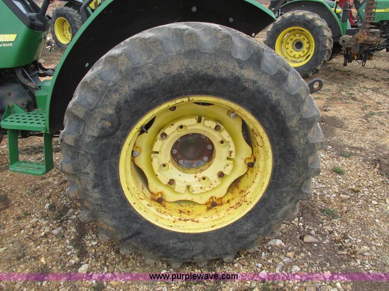 image for item F4466 2000 John Deere 5410 tractor