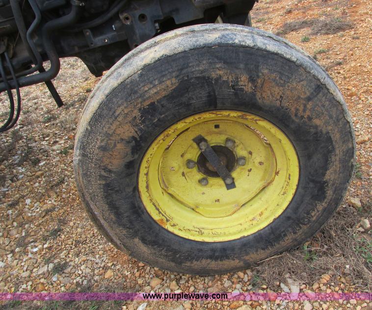 image for item F4466 2000 John Deere 5410 tractor