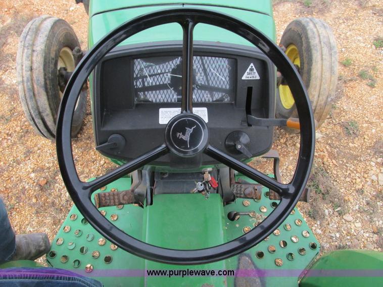 image for item F4466 2000 John Deere 5410 tractor