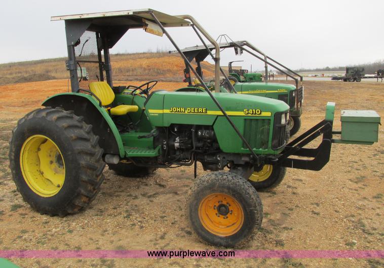 image for item F4467 2000 John Deere 5410 tractor