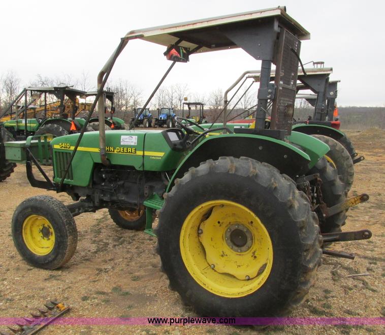 image for item F4467 2000 John Deere 5410 tractor