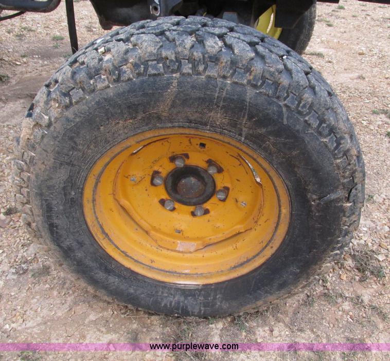 image for item F4467 2000 John Deere 5410 tractor