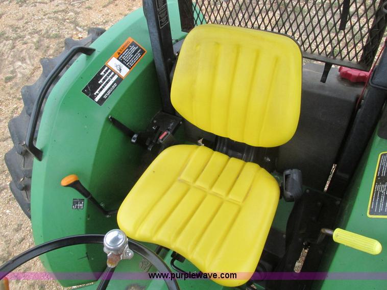 image for item F4467 2000 John Deere 5410 tractor
