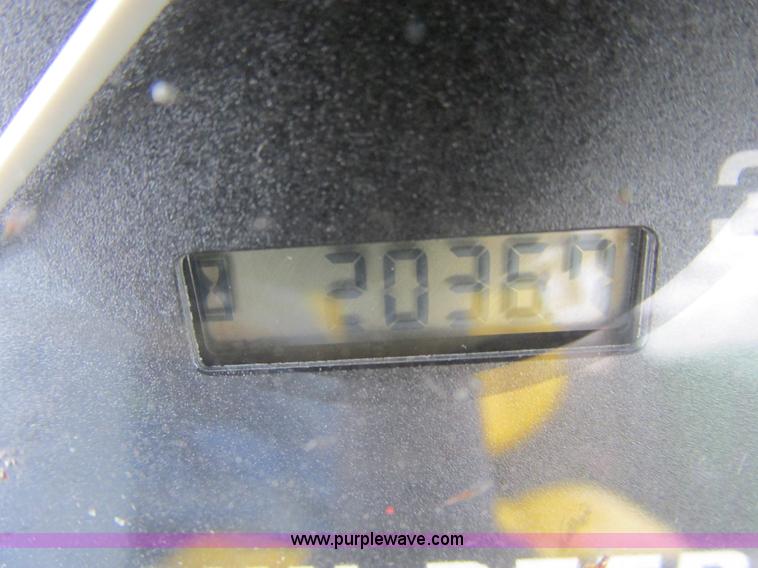 image for item F4467 2000 John Deere 5410 tractor