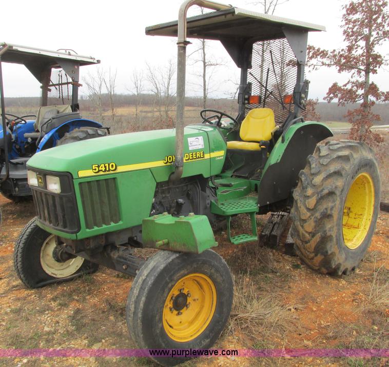 image for item F4468 1999 John Deere 5410 tractor