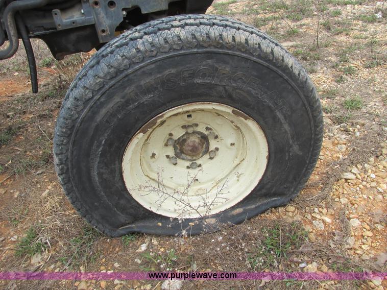 image for item F4468 1999 John Deere 5410 tractor