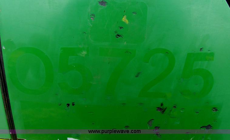 image for item F4468 1999 John Deere 5410 tractor