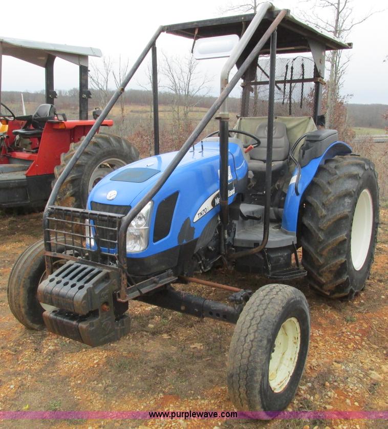 image for item F4469 2004 New Holland TN70 tractor