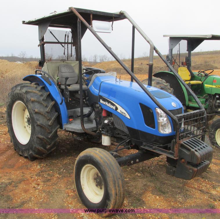 image for item F4469 2004 New Holland TN70 tractor