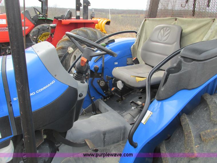 image for item F4469 2004 New Holland TN70 tractor