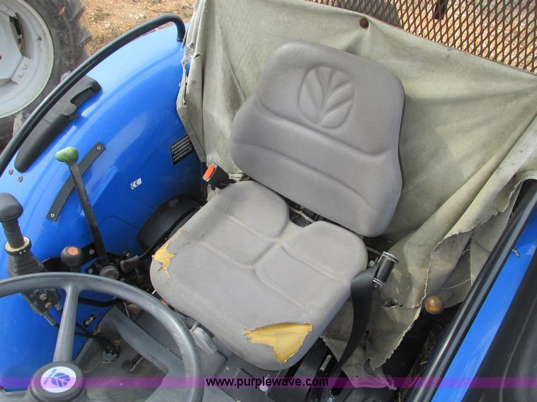 image for item F4469 2004 New Holland TN70 tractor