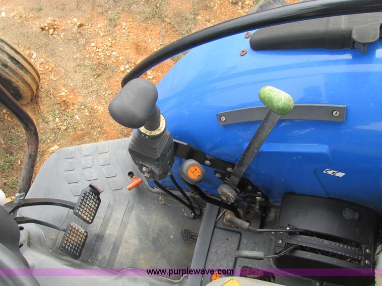 image for item F4469 2004 New Holland TN70 tractor