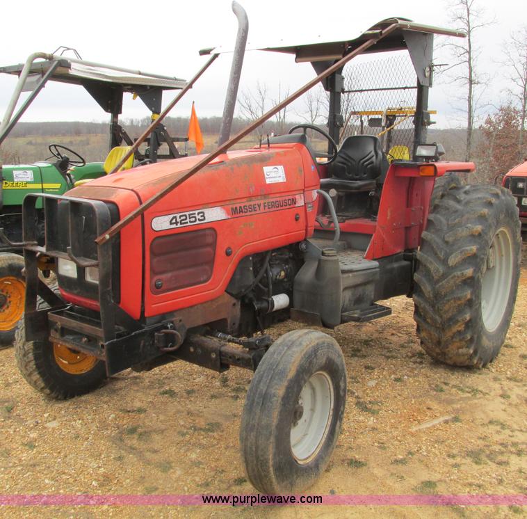 image for item F4470 1998 Massey-Ferguson 4253 tractor