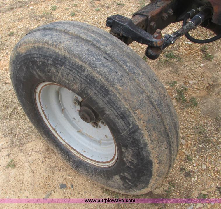 image for item F4470 1998 Massey-Ferguson 4253 tractor