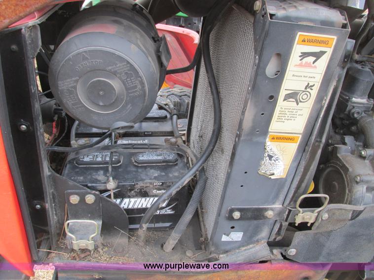 image for item F4470 1998 Massey-Ferguson 4253 tractor