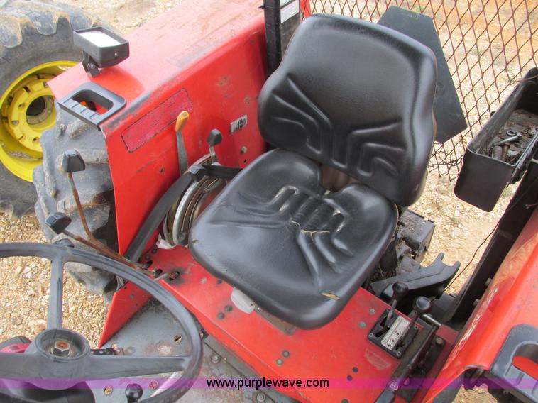 image for item F4470 1998 Massey-Ferguson 4253 tractor