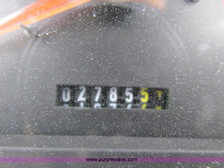 image for item F4470 1998 Massey-Ferguson 4253 tractor