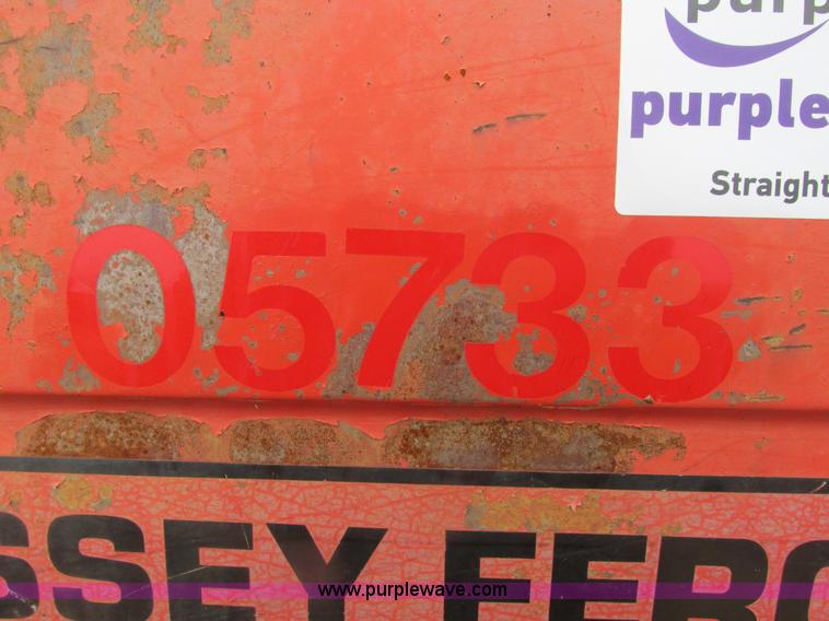 image for item F4470 1998 Massey-Ferguson 4253 tractor